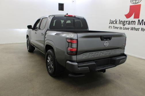 Gun Metallic 2026 Nissan Frontier SV