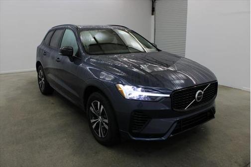 2024 Volvo XC60 Recharge Plug-In Hybrid T8 Core Dark Theme