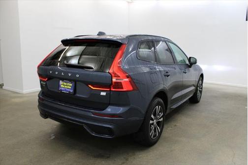 2024 Volvo XC60 Recharge Plug-In Hybrid T8 Core Dark Theme