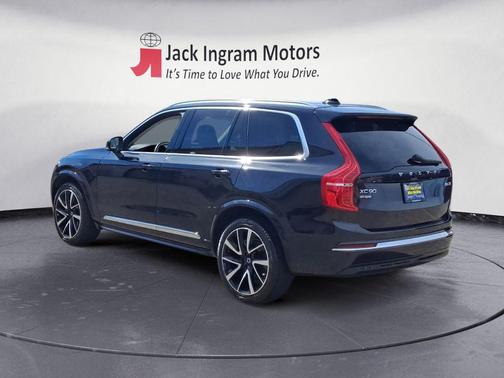 2023 Volvo XC90 B6 Plus 7-Seater