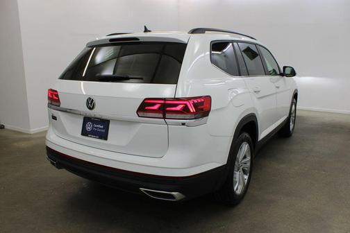 Pure White 2022 Volkswagen Atlas 2.0T SE w/Technology