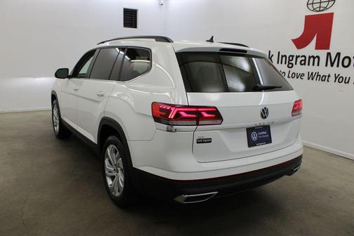 Pure White 2022 Volkswagen Atlas 2.0T SE w/Technology