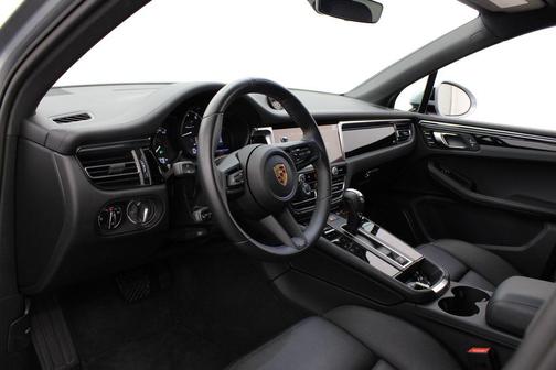 2024 Porsche Macan T