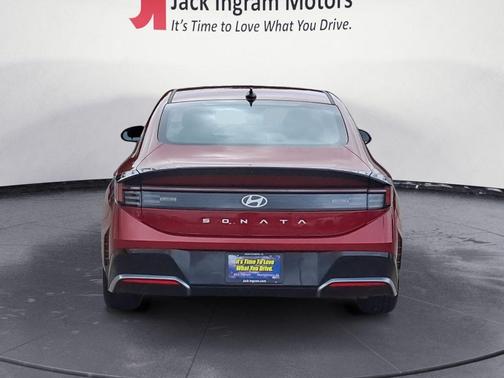 2025 Hyundai SONATA SEL