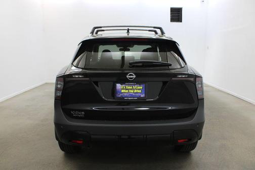 Super Black 2026 Nissan Kicks SV