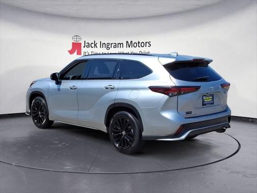 2024 Toyota Highlander XSE