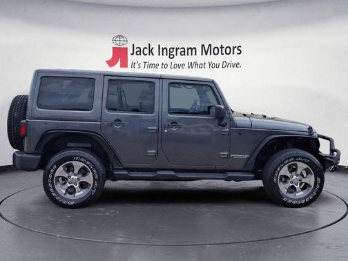 2017 Jeep Wrangler Unlimited Sahara