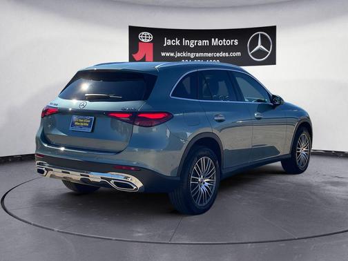 2026 Mercedes-Benz GLC 300 4MATIC