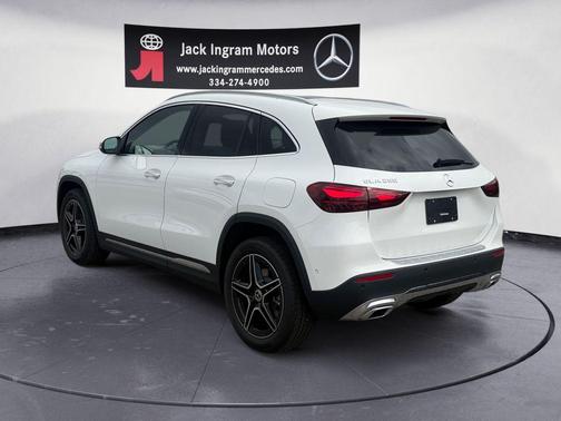 Polar White 2026 Mercedes-Benz GLA 250 4MATIC