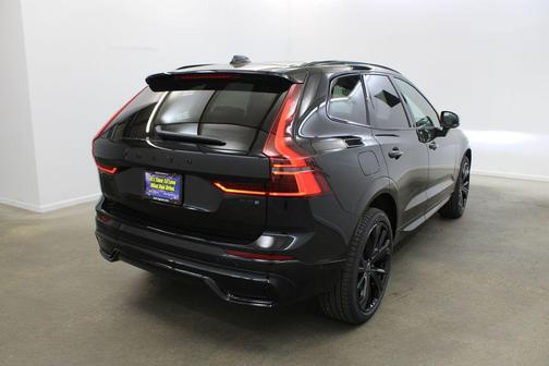 2026 Volvo XC60 Plug-In Hybrid Black Edition Ultra, T8 AWD Electric/Gasoline, Dark