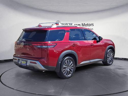 2024 Nissan Pathfinder SL FWD