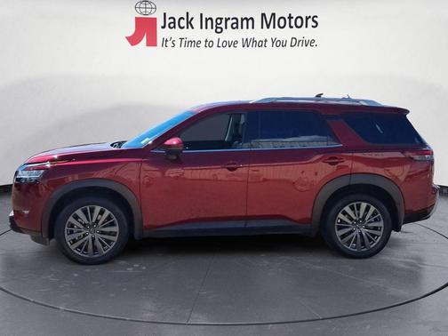 2024 Nissan Pathfinder SL FWD