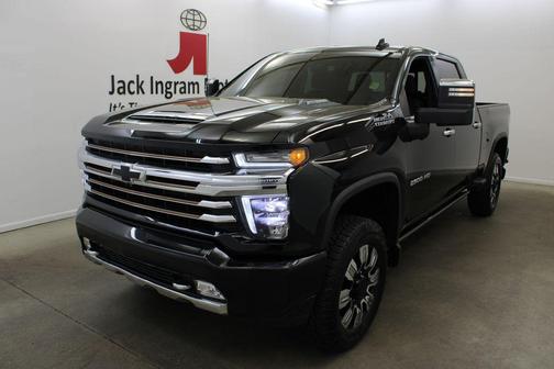 Black 2022 Chevrolet Silverado 2500 High Country