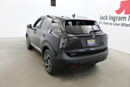 Super Black 2026 Nissan Kicks SV
