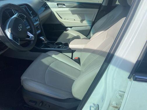 2019 Hyundai SONATA Limited