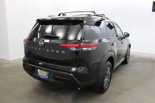 Super Black 2026 Nissan Pathfinder SV