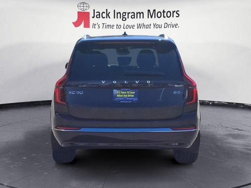 2026 Volvo XC90 B5 Plus 7-Seater