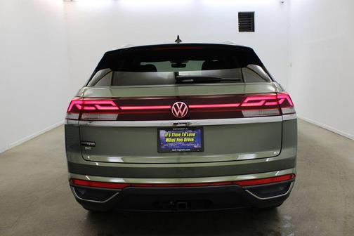 Avocado Green Pearl 2026 Volkswagen Atlas Cross Sport 2.0T SE w/Technology