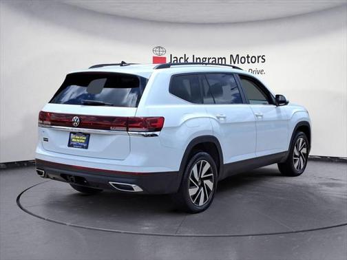 2025 Volkswagen Atlas 2.0T SE w/Technology