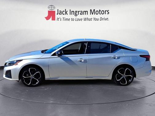 2024 Nissan Altima SR FWD