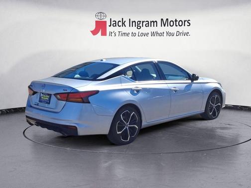 2024 Nissan Altima SR FWD