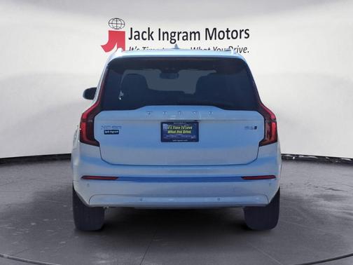 2025 Volvo XC90 B6 Plus 7-Seater