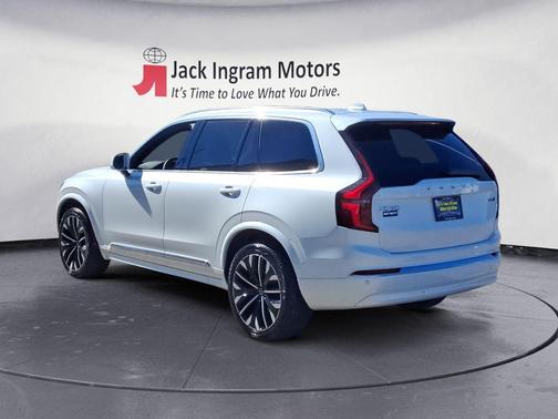 2025 Volvo XC90 B6 Plus 7-Seater