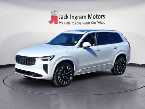 2025 Volvo XC90 B6 Plus 7-Seater