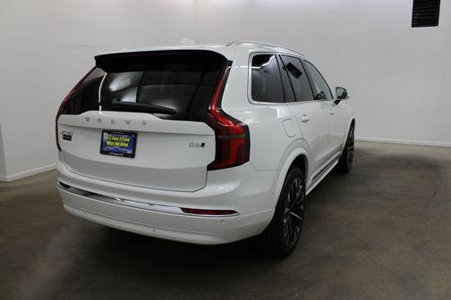 Crystal White Pearl 2026 Volvo XC90 Ultra, B6 AWD Gas (mild hybrid), Gasoline, Bright, 7 Seats