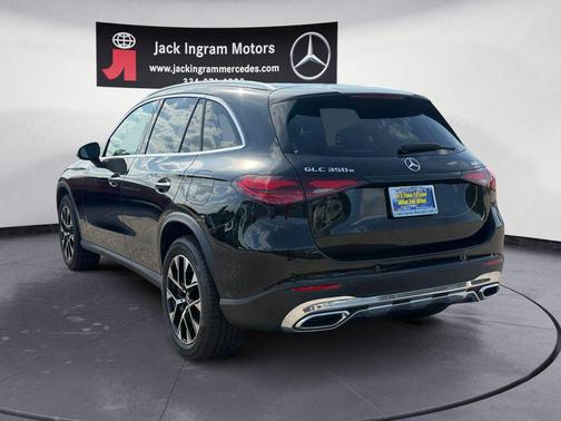 Black 2025 Mercedes-Benz GLC 350e Base