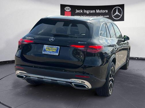 Black 2025 Mercedes-Benz GLC 350e Base