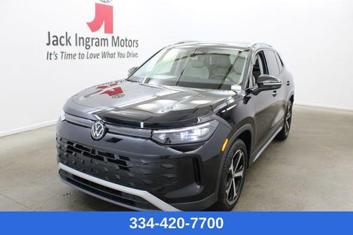 Deep Black Pearl 2026 Volkswagen Tiguan 2.0T SE