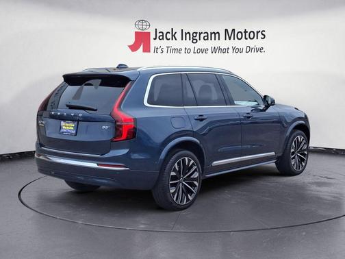 2026 Volvo XC90 B5 Plus 7-Seater