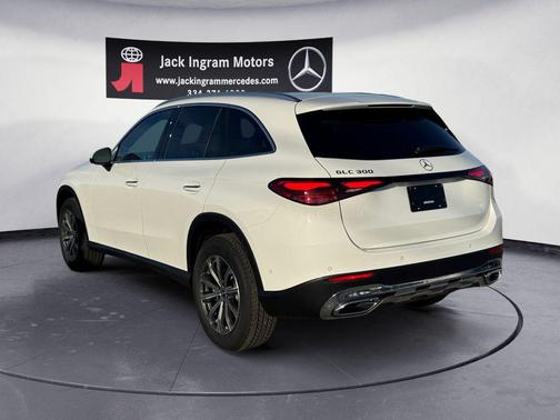 2026 Mercedes-Benz GLC 300 Base