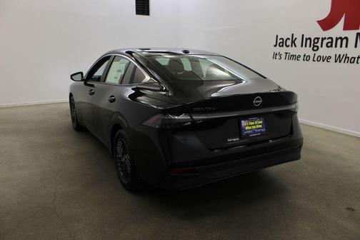 Super Black 2026 Nissan Sentra SV