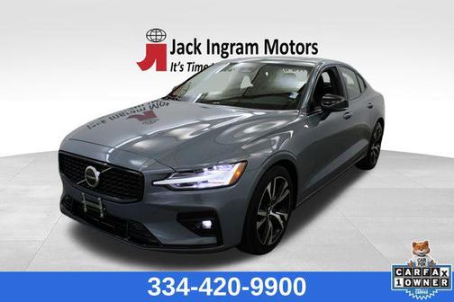 2024 Volvo S60 B5 Core Dark Theme