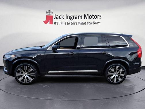 Onyx Black Metallic 2023 Volvo XC90 Recharge Plug-In Hybrid T8 Plus Bright Theme 7-Seater