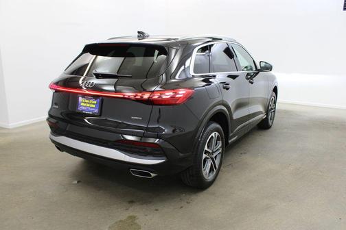 2025 Audi Q5 Premium TFSI quattro S tronic