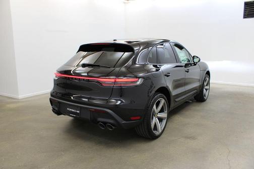 2025 Porsche Macan 
