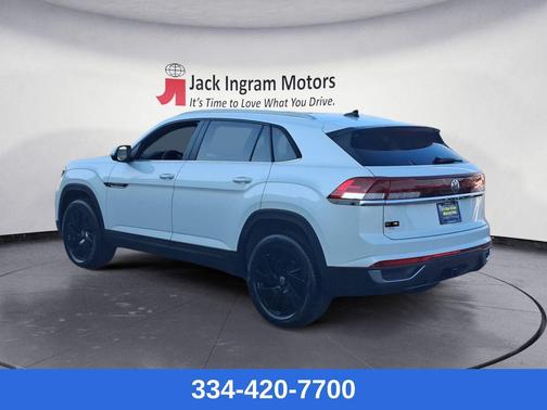 2026 Volkswagen Atlas Cross Sport 2.0T SE w/Technology