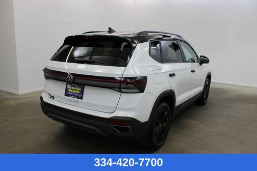 2026 Volkswagen Taos SE Black