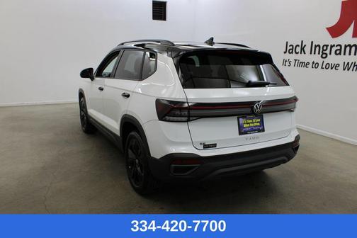 2026 Volkswagen Taos SE Black