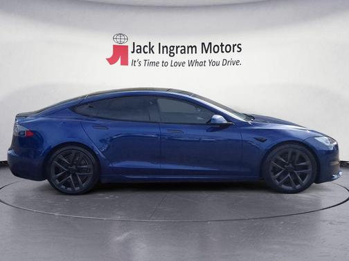 2022 Tesla Model S Base