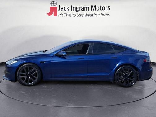 2022 Tesla Model S Base