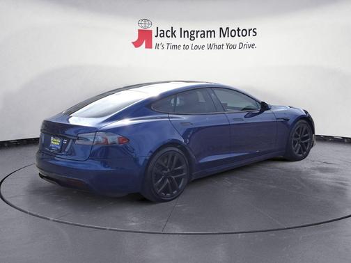 2022 Tesla Model S Base