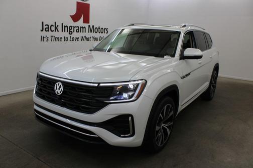 White Pearl 2026 Volkswagen Atlas 2.0T SEL Premium R-Line 4MOTION