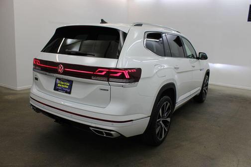 White Pearl 2026 Volkswagen Atlas 2.0T SEL Premium R-Line 4MOTION