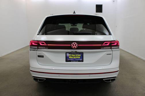White Pearl 2026 Volkswagen Atlas 2.0T SEL Premium R-Line 4MOTION