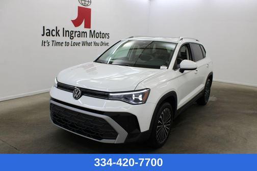 Pure White 2026 Volkswagen Taos SE