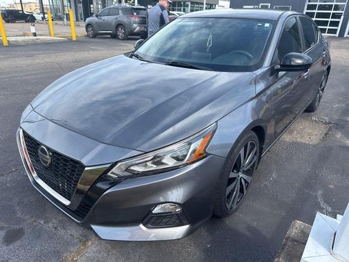 2022 Nissan Altima SR FWD